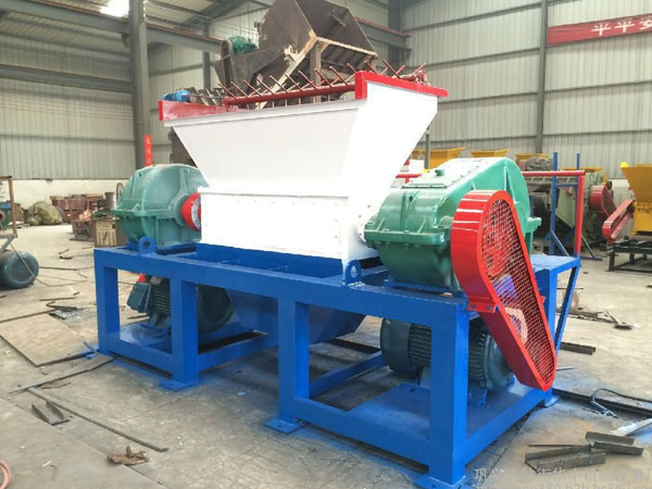 Iron scrap shredder